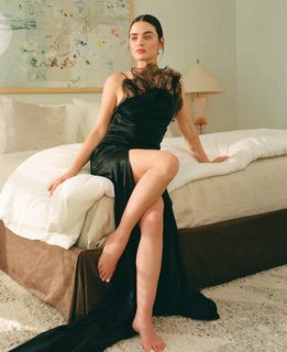Lucy Hale feet photo thumbnail