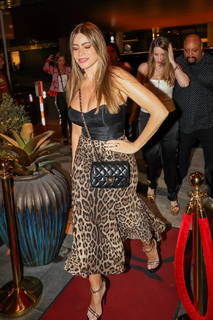 Sofía Vergara feet photo thumbnail