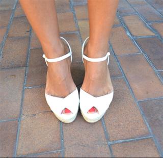 Paula Echevarría feet photo thumbnail