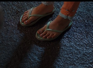 Alia Bhatt feet photo thumbnail