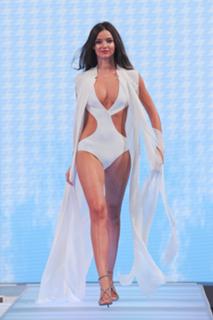 Miranda Kerr feet photo thumbnail