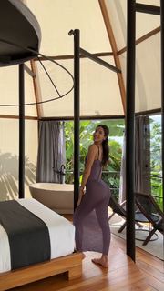 Jen Selter feet photo thumbnail