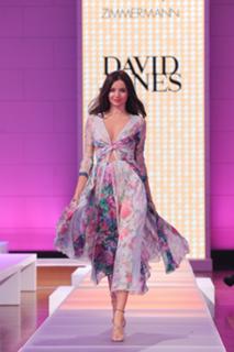 Miranda Kerr feet photo thumbnail