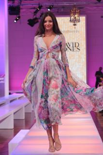 Miranda Kerr feet photo thumbnail