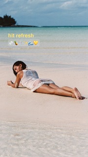 Hailey Bieber feet photo thumbnail