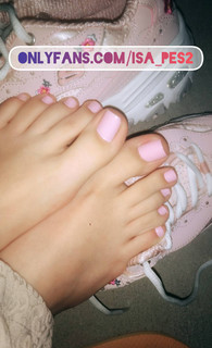 Isa Pes feet photo thumbnail