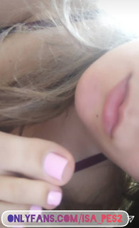Isa Pes feet photo thumbnail