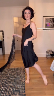 Shenae Grimes-Beech feet photo thumbnail