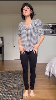 Shenae Grimes-Beech feet photo thumbnail