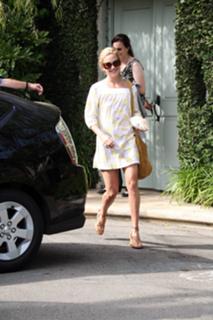 Kate Hudson feet photo thumbnail