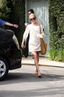 Kate Hudson feet photo thumbnail