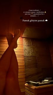 Seyma Subasi feet photo thumbnail