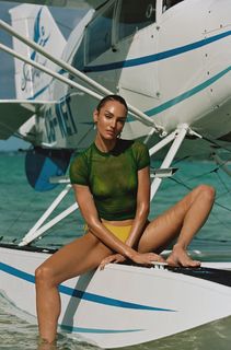 Candice Swanepoel feet photo thumbnail