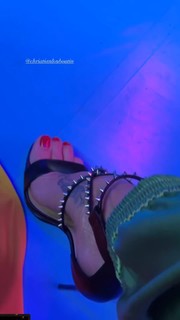 Brooke Burke feet photo thumbnail