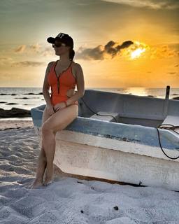 Katarzyna Cichopek feet photo thumbnail