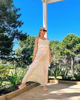 Nicole Neumann feet photo thumbnail