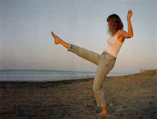 Taylor Swift feet photo thumbnail