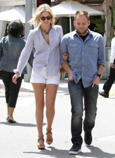 Ali Larter feet photo thumbnail