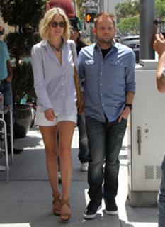 Ali Larter feet photo thumbnail