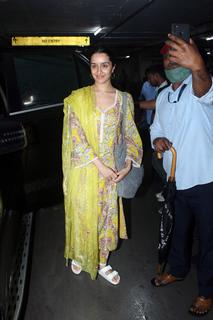 Shraddha Kapoor feet photo thumbnail
