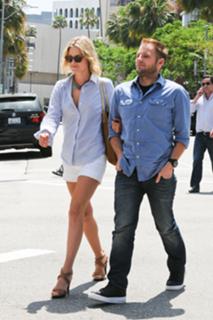 Ali Larter feet photo thumbnail