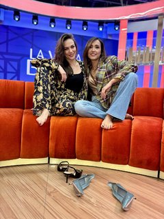 Caterina Balivo feet photo thumbnail