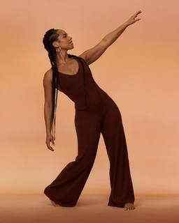 Alicia Keys feet photo 3