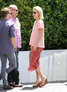 Ali Larter feet photo thumbnail