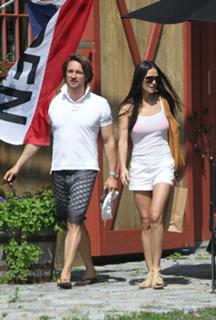 Demi Moore feet photo thumbnail