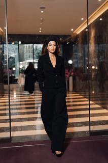 Rita Ora feet photo thumbnail