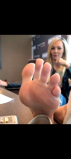 Kyle Unfug feet photo thumbnail
