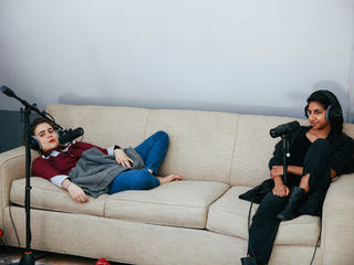 Mae Whitman feet photo 1