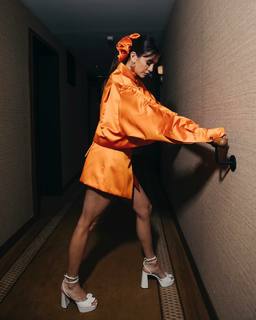 Nina Dobrev feet photo thumbnail