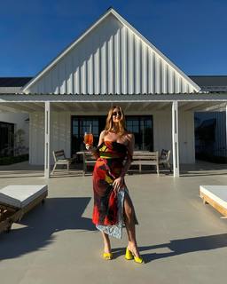Marina Ruy Barbosa feet photo thumbnail