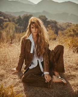 Cindy Crawford feet photo thumbnail