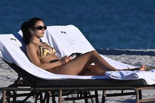 Camila Mendes feet photo thumbnail