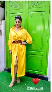 Raveena Tandon feet photo thumbnail