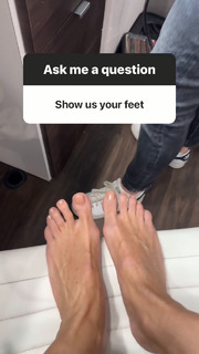 Heidi Klum feet photo thumbnail