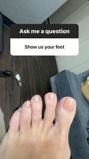 Heidi Klum feet photo thumbnail