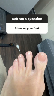 Heidi Klum feet photo thumbnail