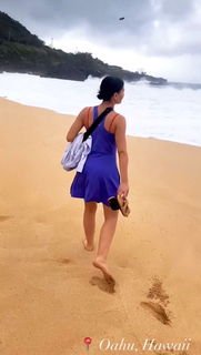 Megan Olivi feet photo thumbnail
