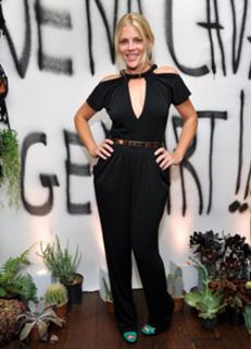 Busy Philipps feet photo thumbnail