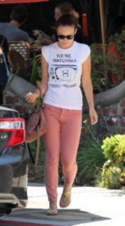 Olivia Wilde feet photo thumbnail