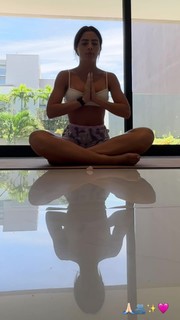Jade Picon feet photo thumbnail