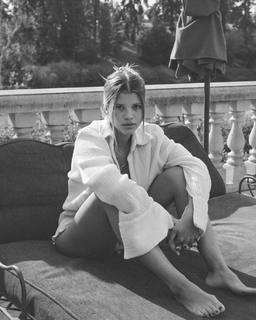 Sofia Richie feet photo thumbnail