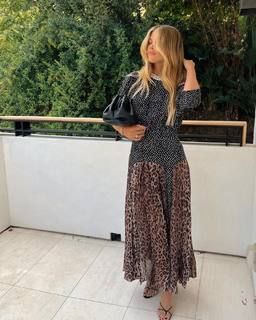 Sofia Richie feet photo thumbnail