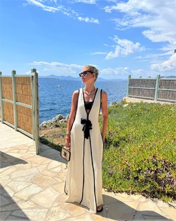 Sofia Richie feet photo thumbnail