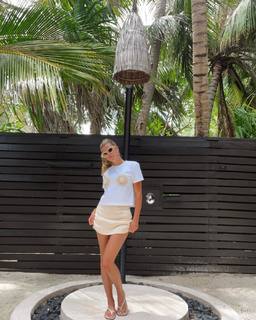 Sofia Richie feet photo thumbnail