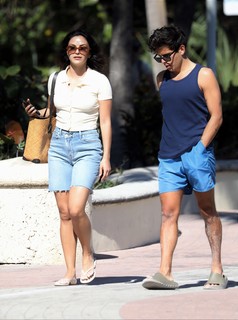 Camila Mendes feet photo thumbnail