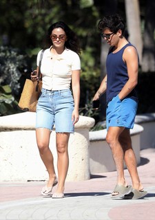 Camila Mendes feet photo thumbnail